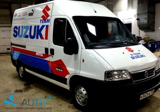 брендирование микроавтобусов компании Suzuki